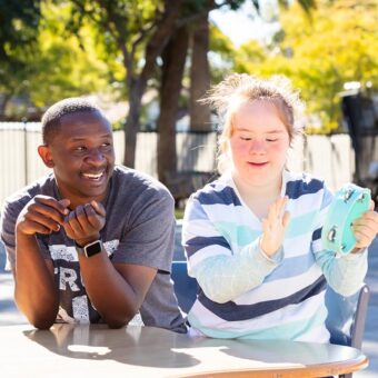 support-worker-and-person-with-disabiity