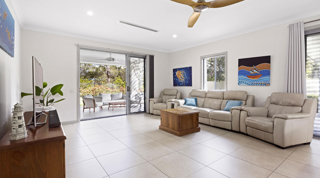 Sunnyfield Blue House - Lounge Room