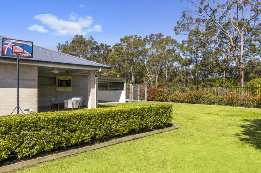 Sunnyfield Blue House - Garden