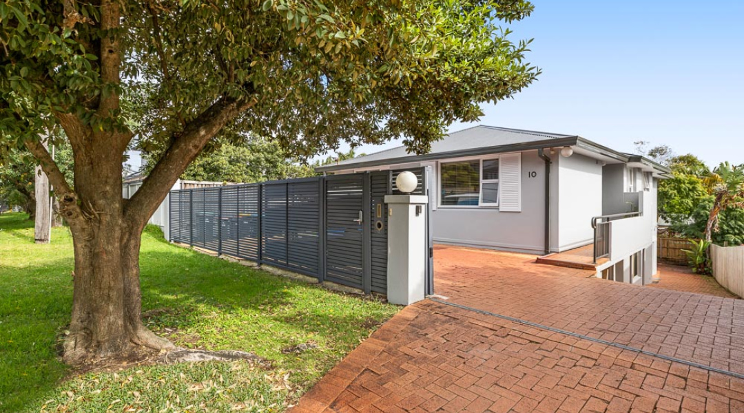 Freshwater, NSW 2096, 6 Bedrooms Bedrooms, ,2 BathroomsBathrooms,House,For Rent,Freshwater House,1014