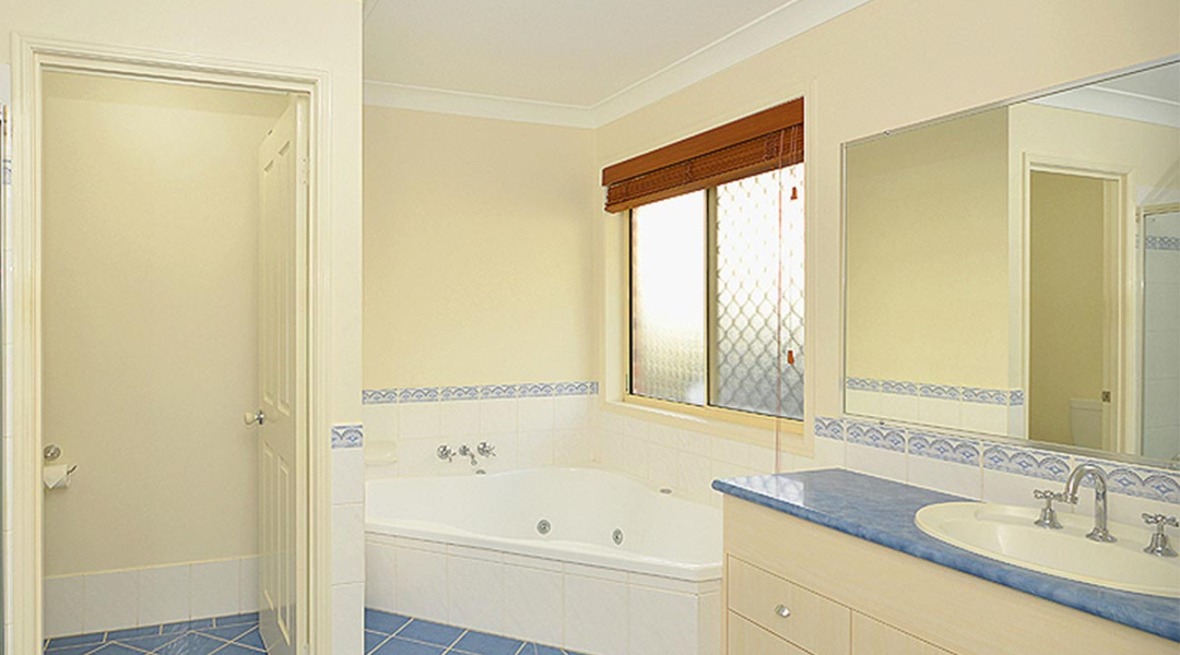 Kelburn House Bathroom
