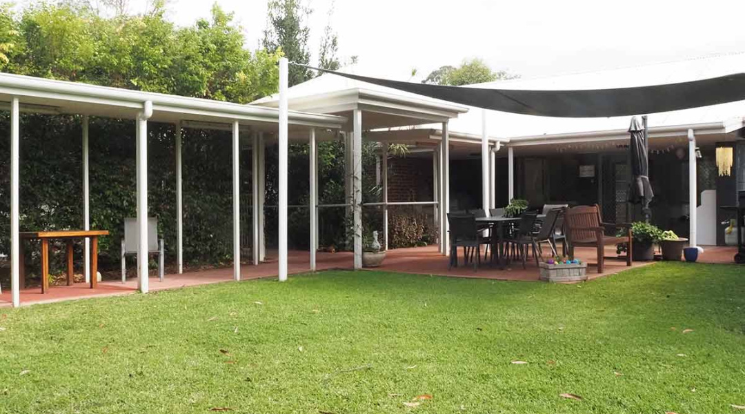 big backyard - outdoor entertainment area - barbecue 
