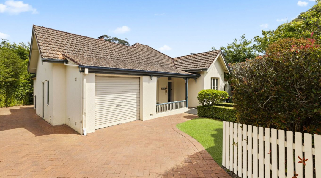 Gordon, NSW 2072, 4 Bedrooms Bedrooms, ,2 BathroomsBathrooms,House,For Rent,Sunnyside House,1038