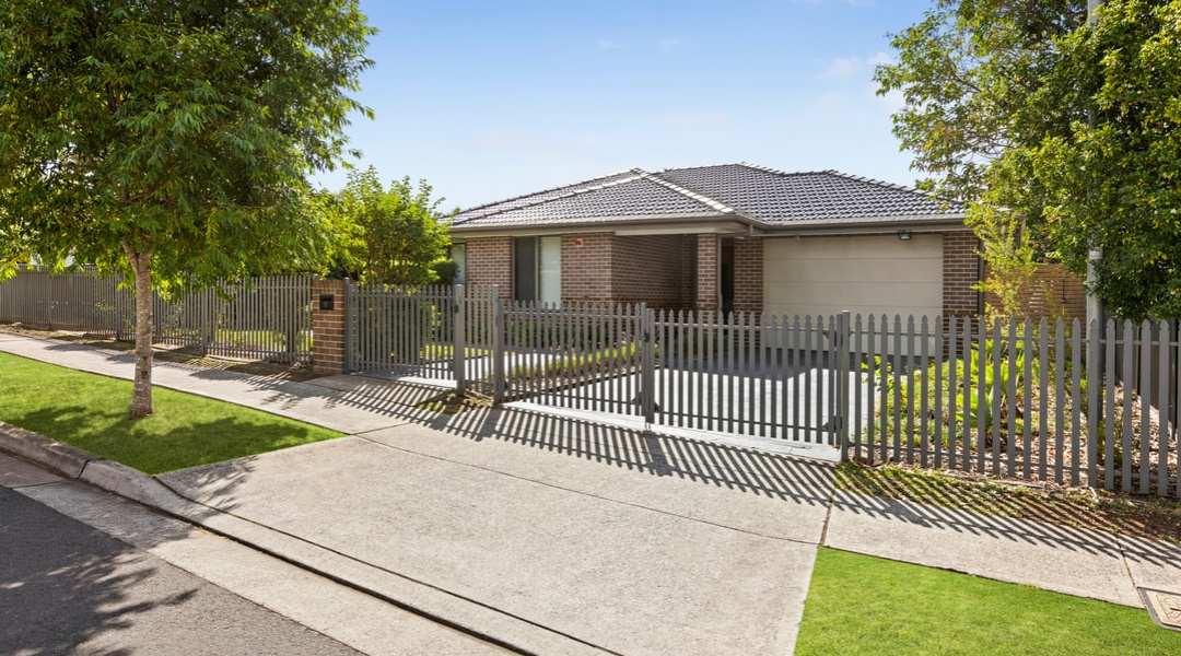 Blacktown, NSW 2146, 5 Bedrooms Bedrooms, ,1 BathroomBathrooms,House,For Rent,Valeria Houe,1075